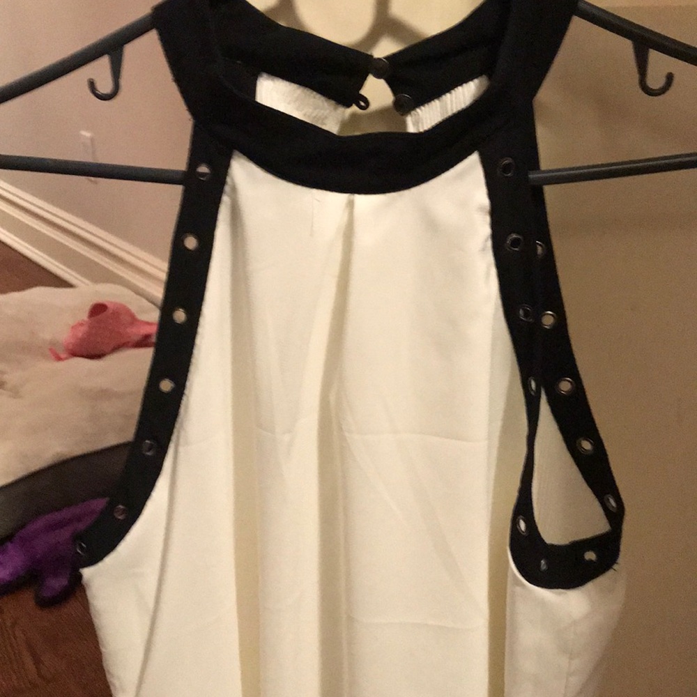 Flowy black and white new with tags